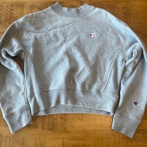 Champion turtleneck/ cowlneck pullover